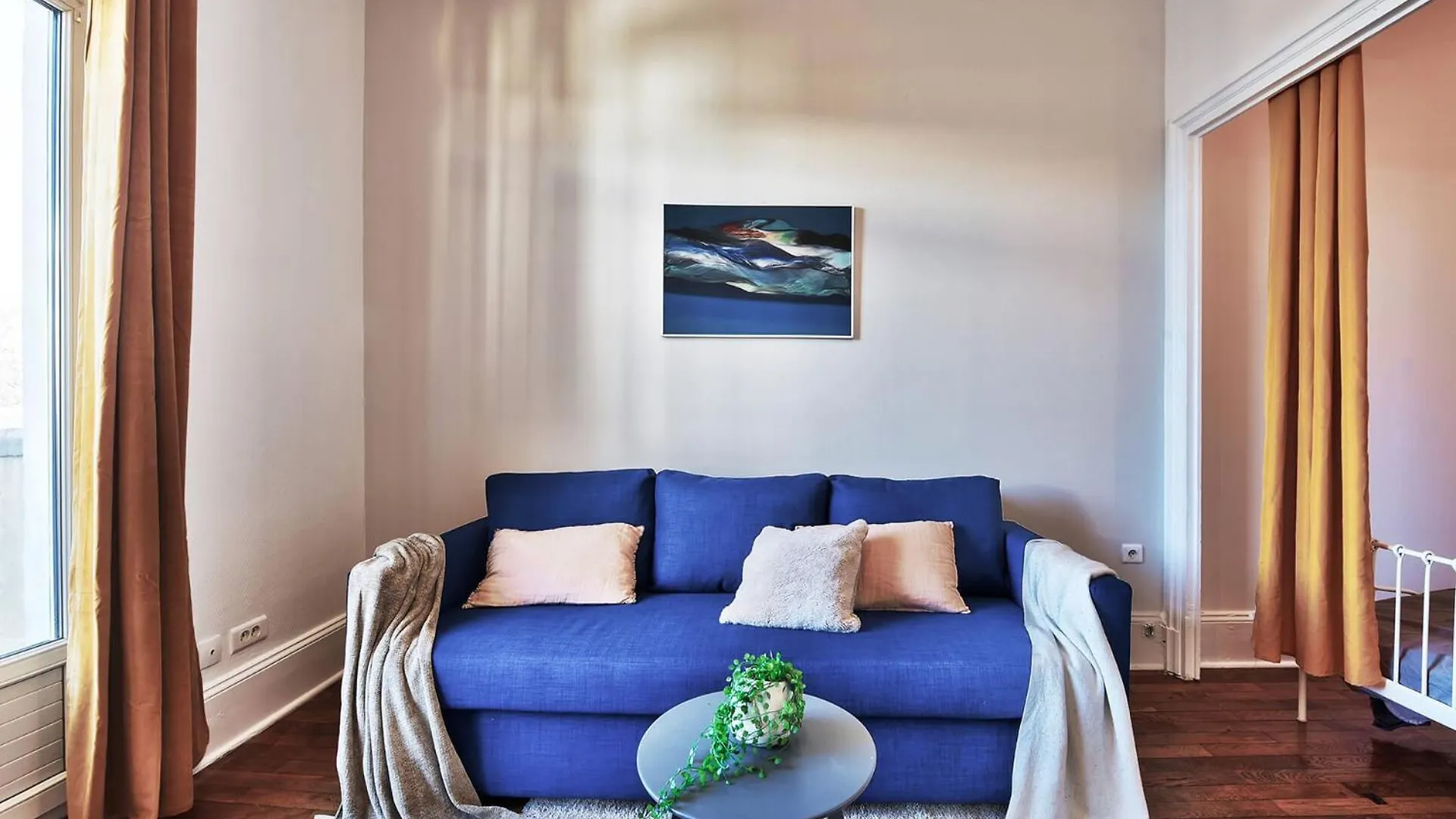 Le Classic Chic - 20Min De Lyon, Balcon Ensoleille Saint-Fons 0*,  France