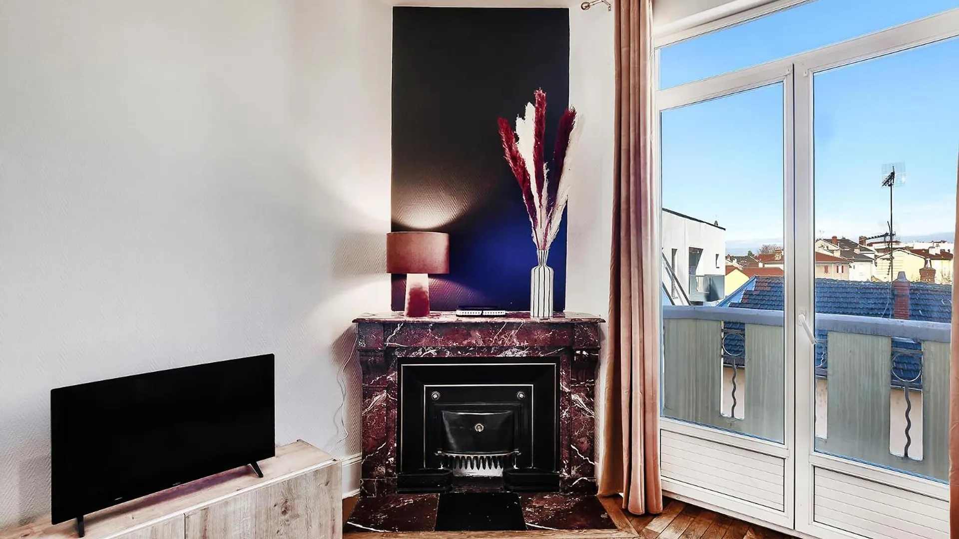 Le Classic Chic - 20Min De Lyon, Balcon Ensoleille Saint-Fons 0*,