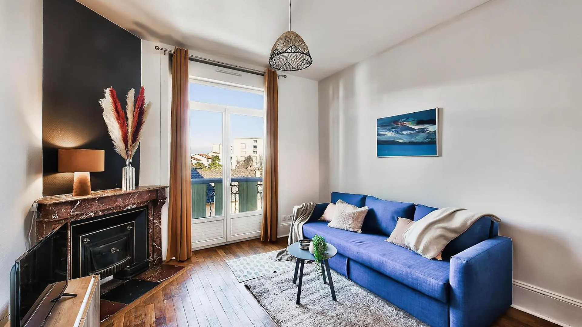 Le Classic Chic - 20Min De Lyon, Balcon Ensoleille contacts
